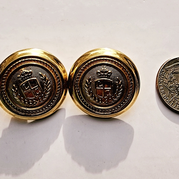 Vintage Liz Claiborne Gold Shield armor post pierce earrings, preppy, old money - Picture 2 of 4